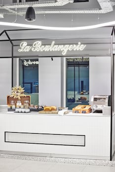 h4 hotel wyndham paris pleyel resort