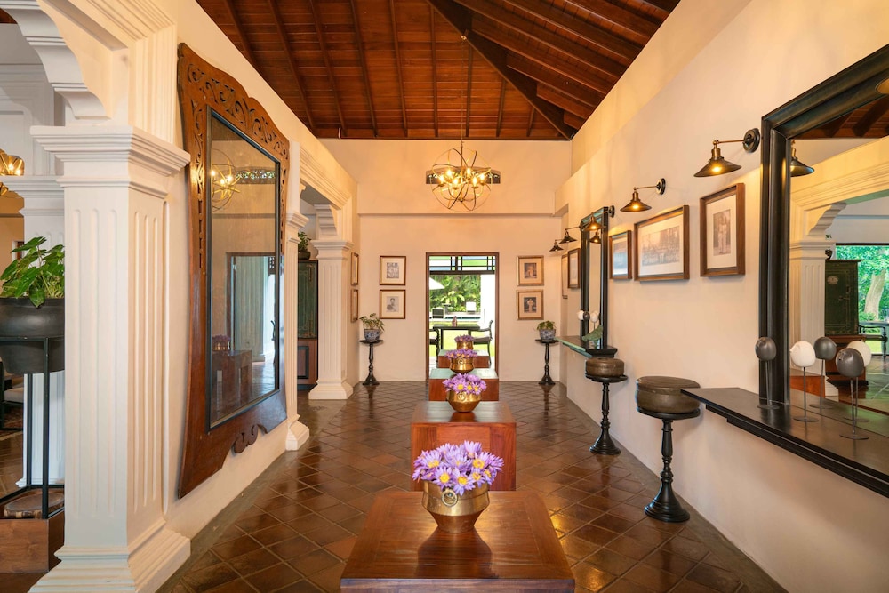 taru villas kandy