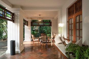 taru villas kandy