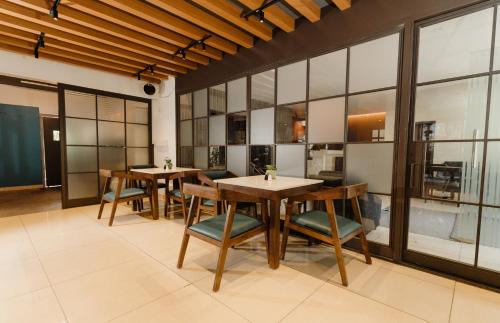 regal business suites