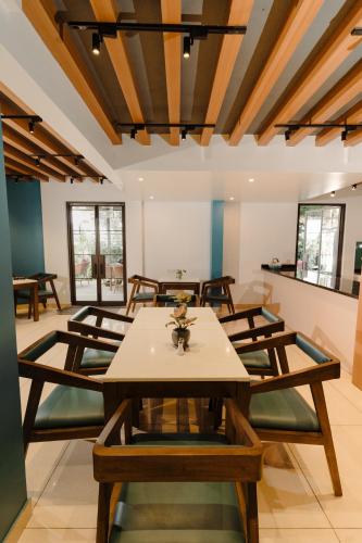 regal business suites