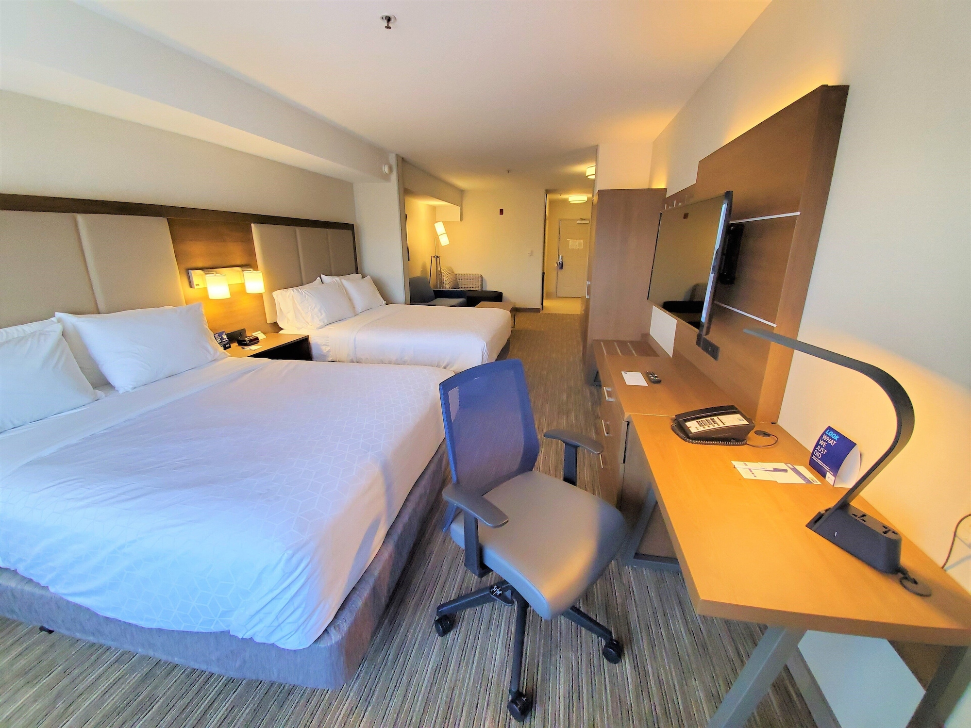 holiday inn express hotel and suites lynnwood by ihg