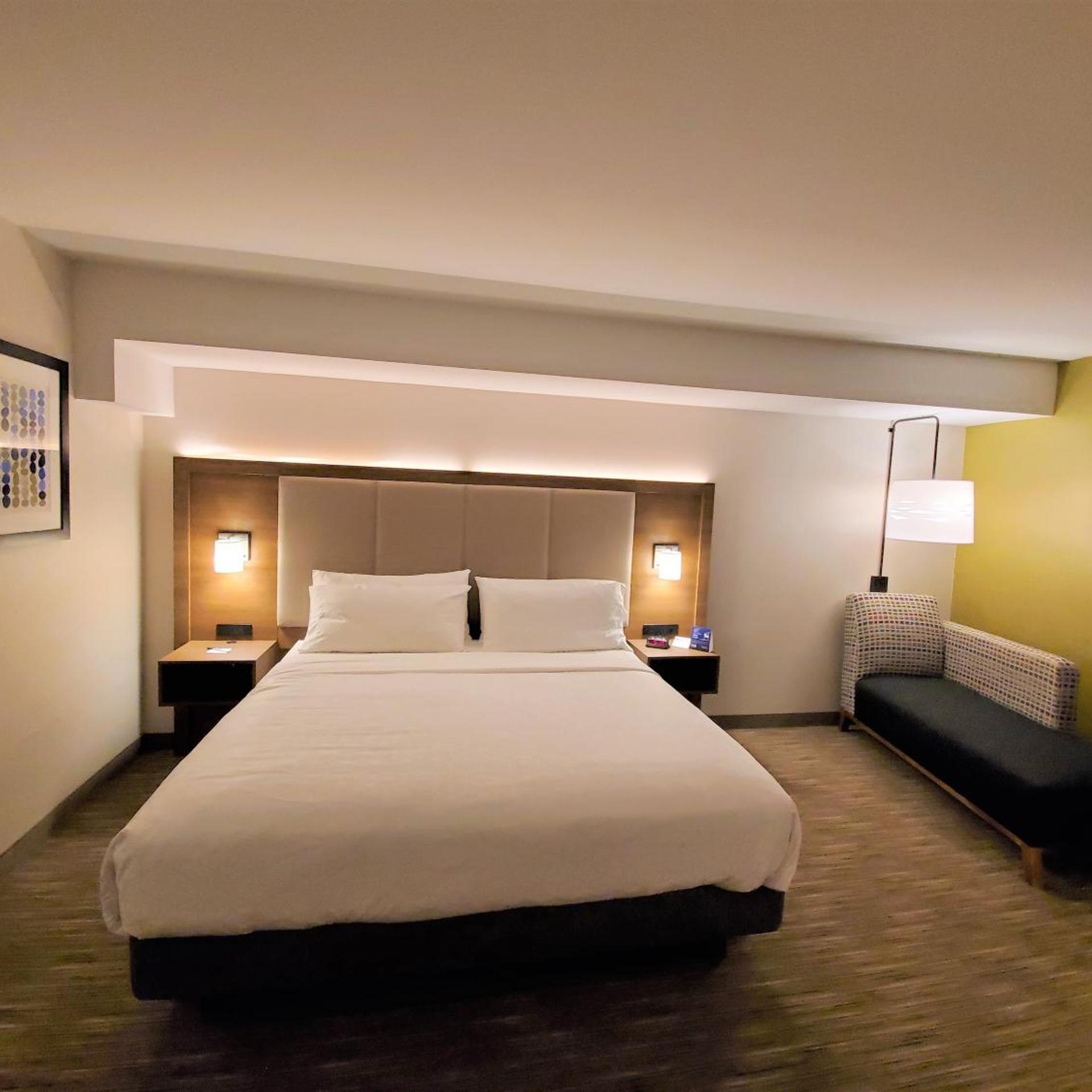 holiday inn express hotel and suites lynnwood by ihg