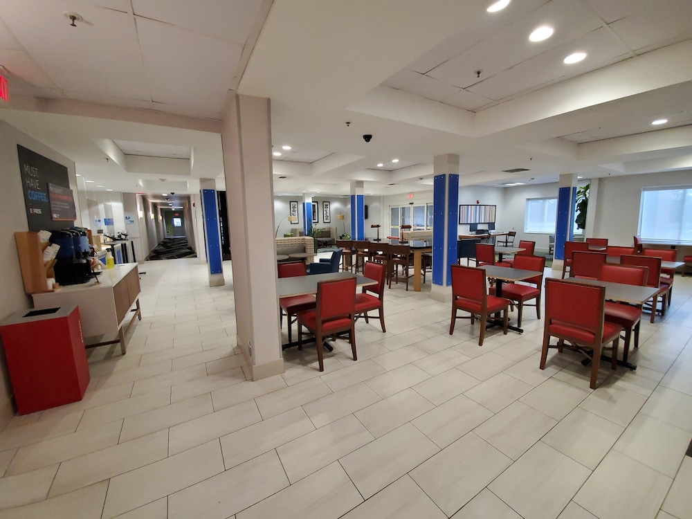 Holiday Inn Express Hotel & Suites Lynnwood By Ihg,Kenmore>>Edmonds,3 star