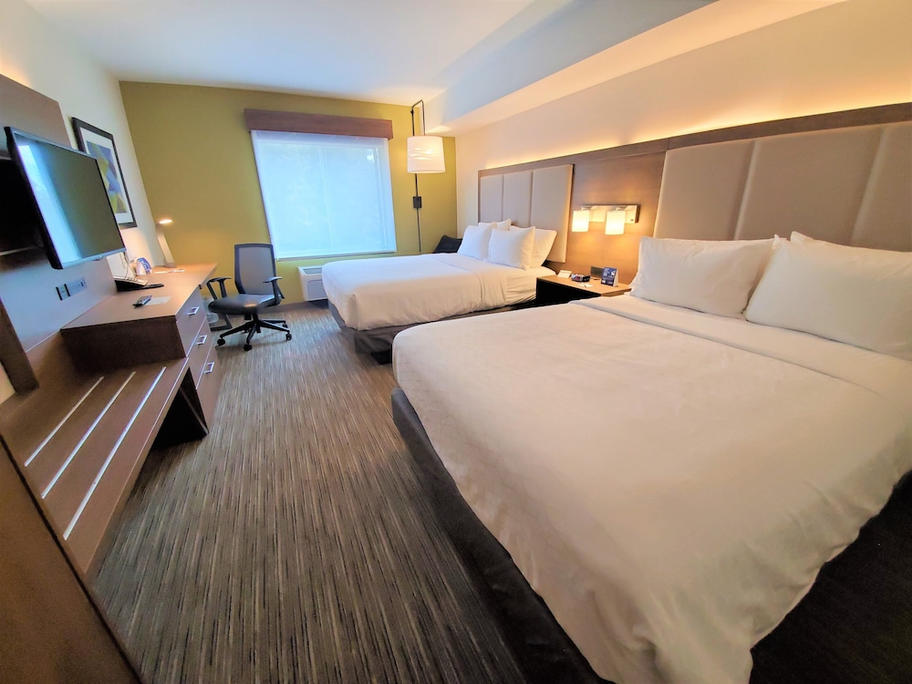 holiday inn express hotel and suites lynnwood by ihg