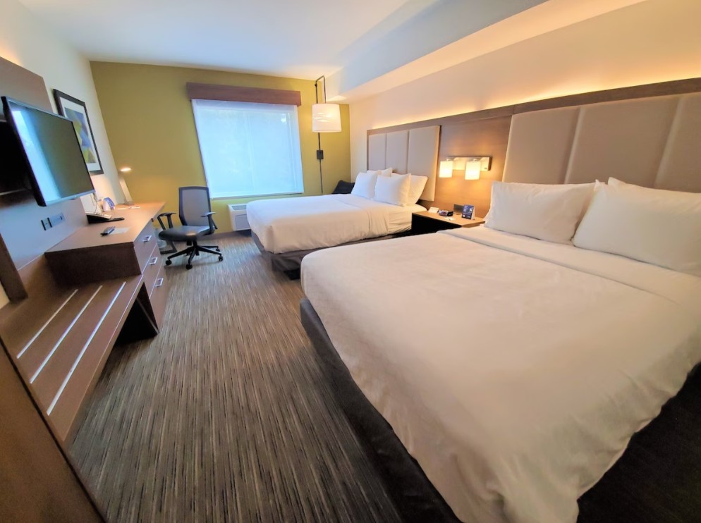 holiday inn express hotel and suites lynnwood by ihg