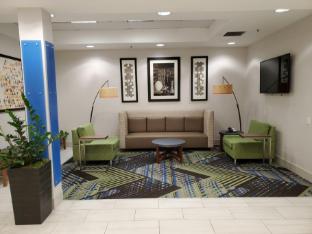holiday inn express hotel and suites lynnwood by ihg