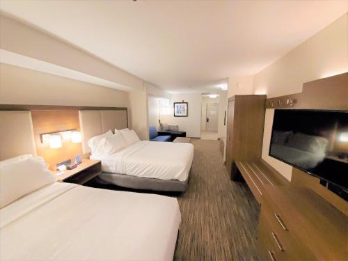 holiday inn express hotel and suites lynnwood by ihg