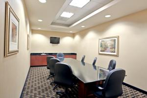 holiday inn express hotel and suites lynnwood by ihg