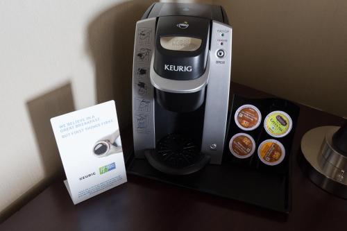 holiday inn express hotel and suites lynnwood by ihg