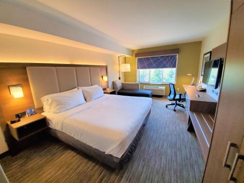 holiday inn express hotel and suites lynnwood by ihg