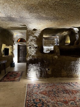 chakra special caves