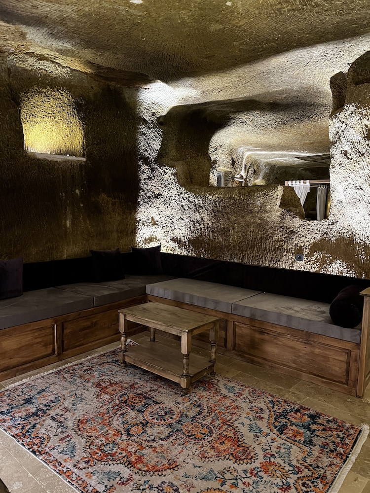 chakra special caves