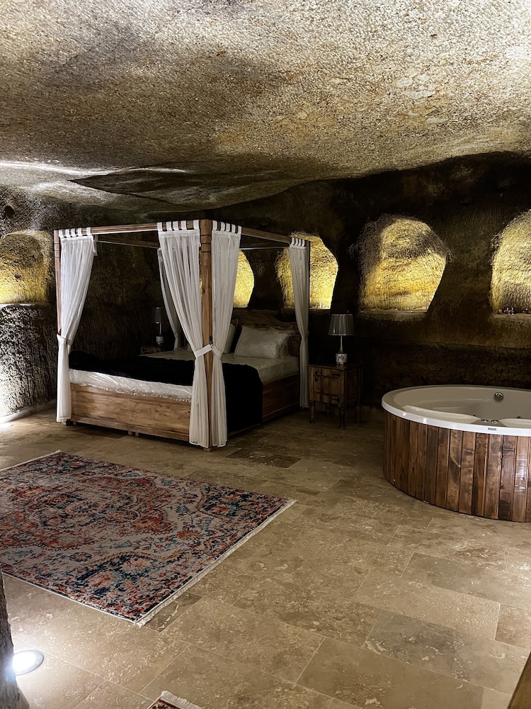 chakra special caves