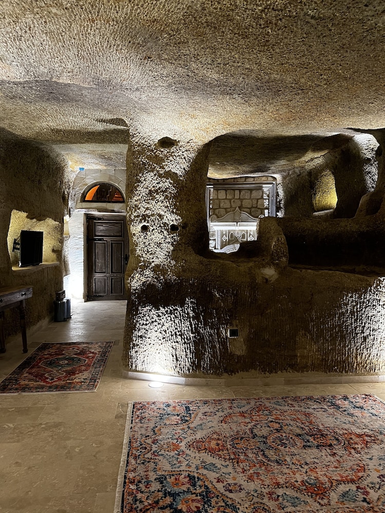 chakra special caves