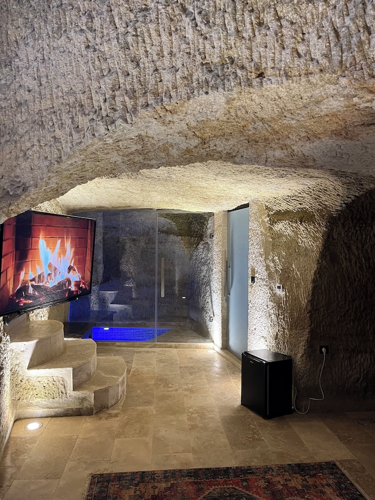 chakra special caves