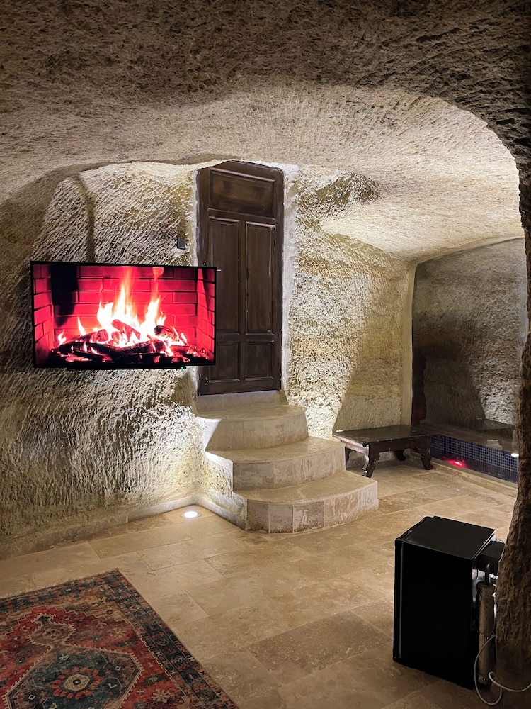 chakra special caves