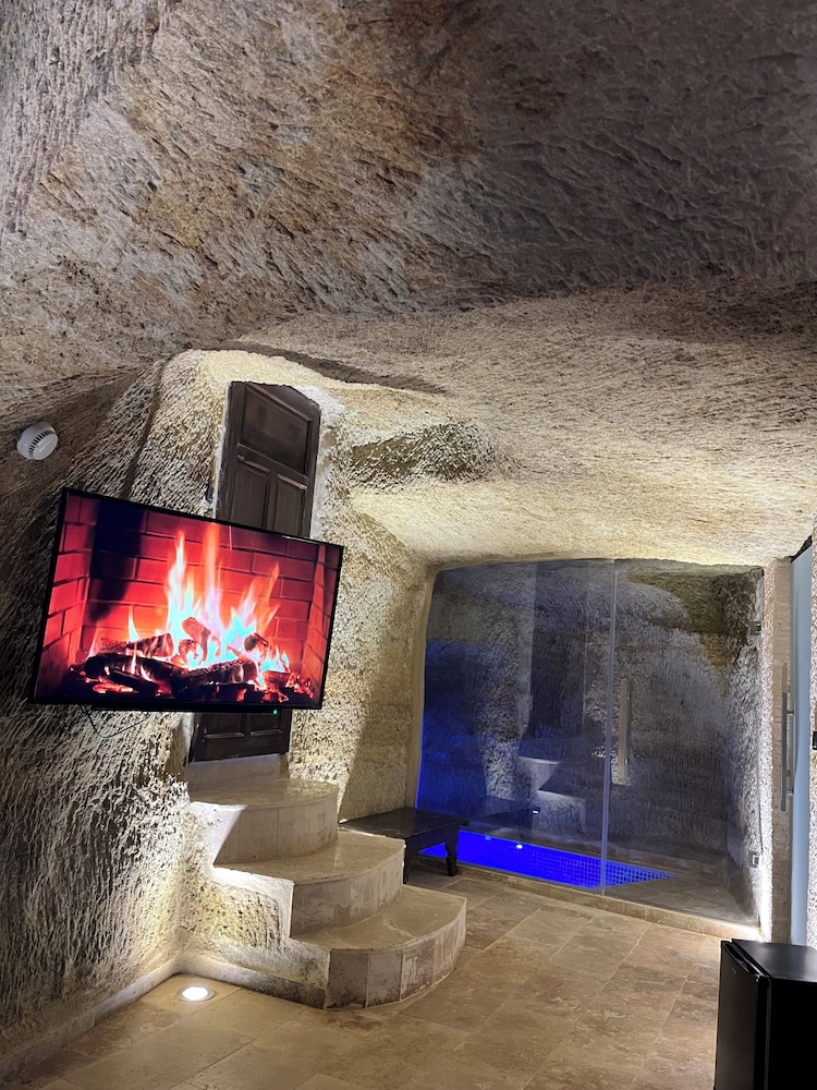 chakra special caves