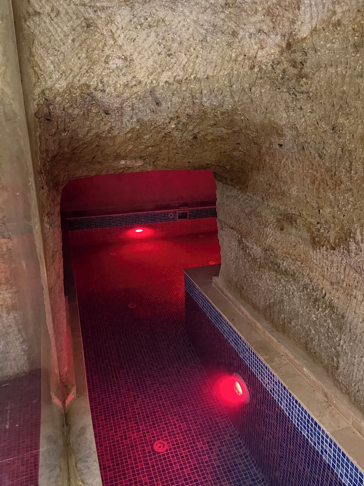 chakra special caves