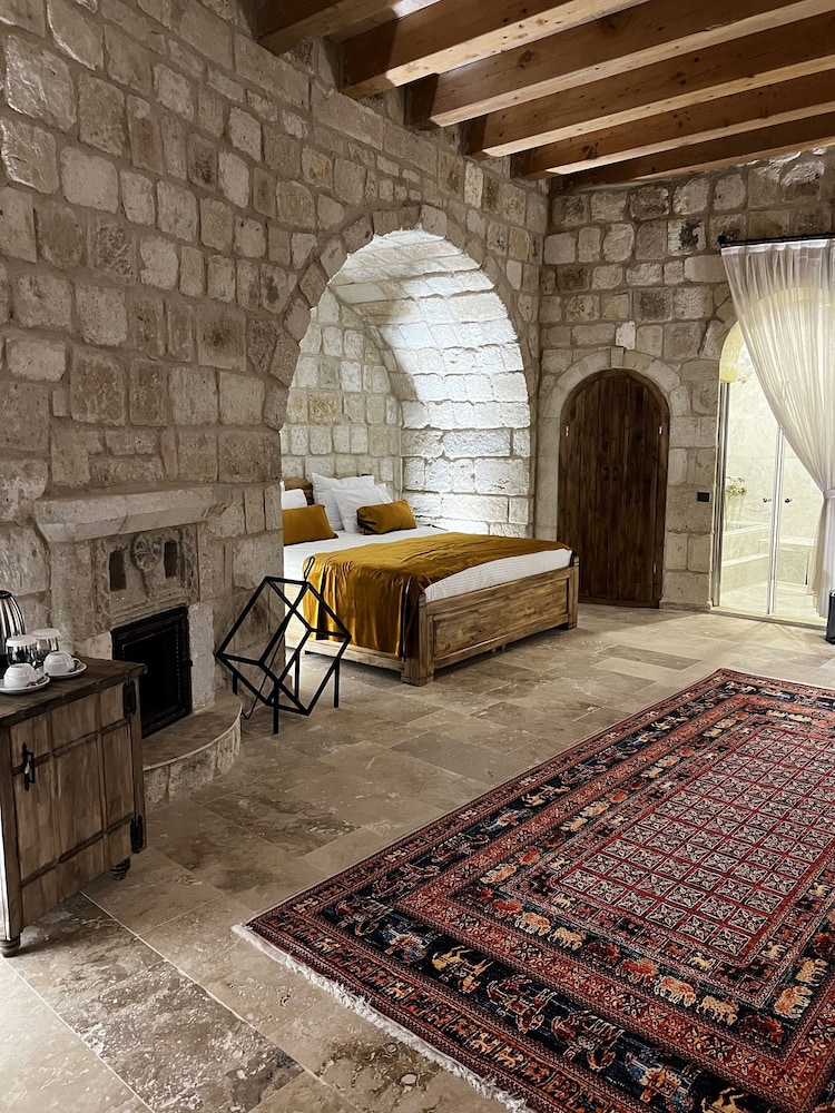 chakra special caves