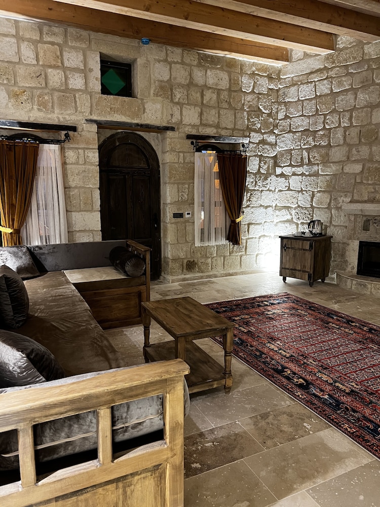 chakra special caves