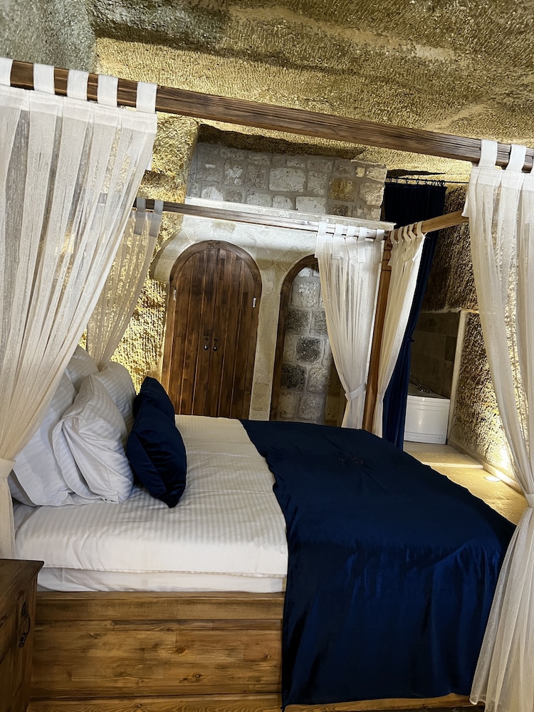 chakra special caves