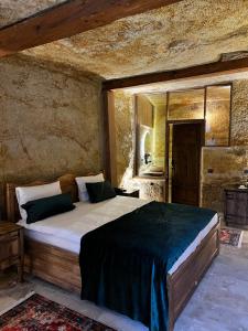 chakra special caves