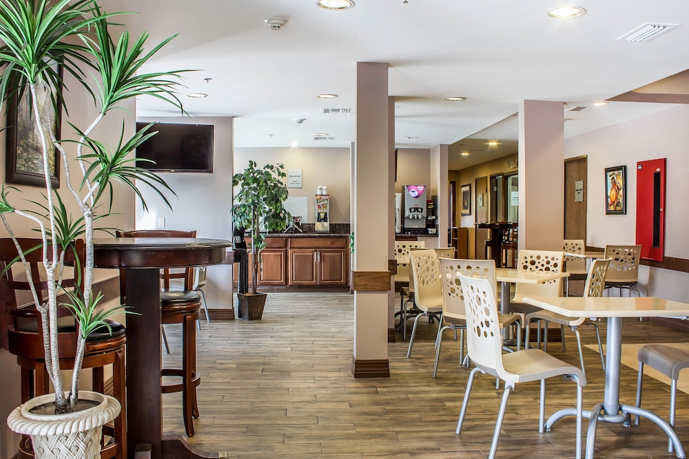 arroyo pinion hotel ascend hotel collection