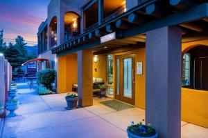 arroyo pinion hotel ascend hotel collection