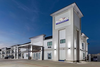baymont by wyndham freeport texas