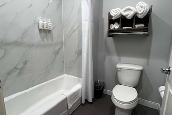 baymont by wyndham freeport texas