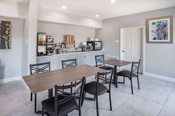 baymont by wyndham freeport texas