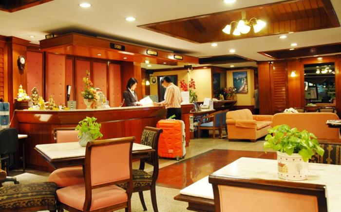 silom village inn
