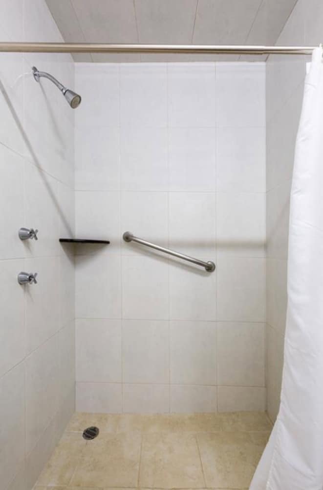 howard johnson by wyndham toluca