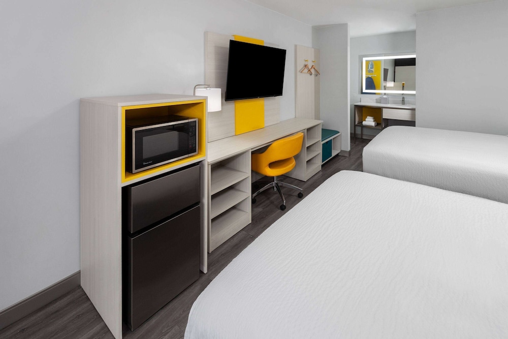 days inn by wyndham baltimore northwest