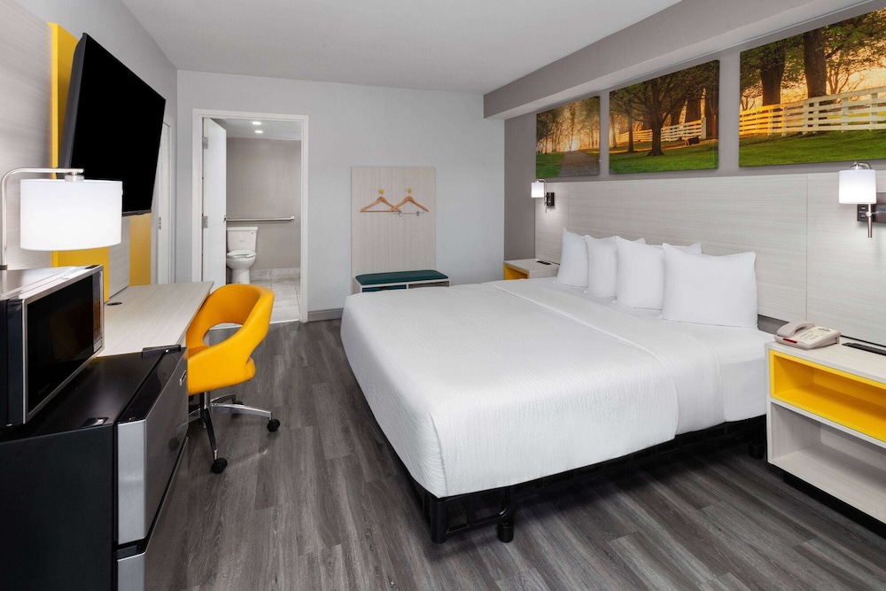 days inn by wyndham baltimore northwest