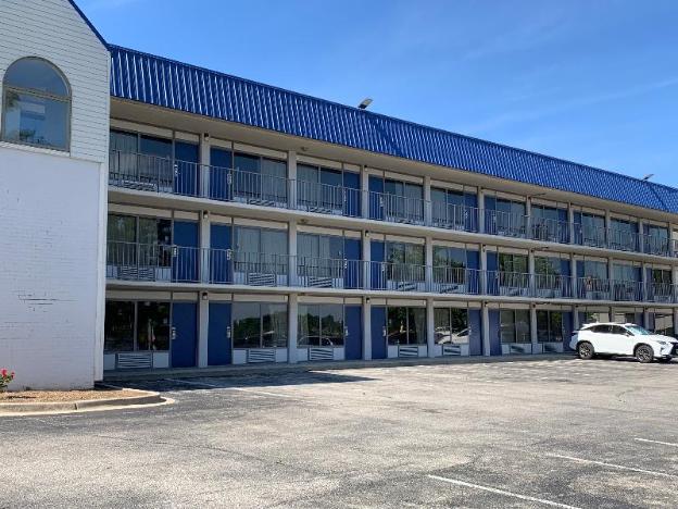 days inn by wyndham baltimore northwest