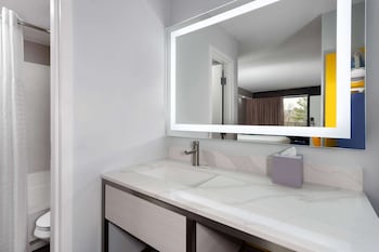 days inn by wyndham baltimore northwest