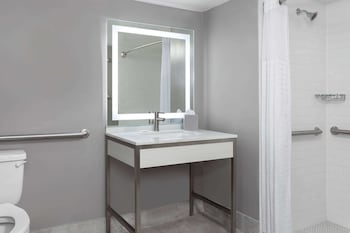 days inn by wyndham baltimore northwest