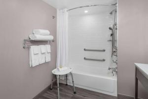 days inn by wyndham baltimore northwest