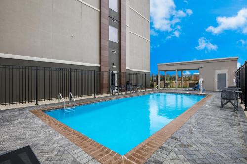 la quinta inn and suites by wyndham sulphur