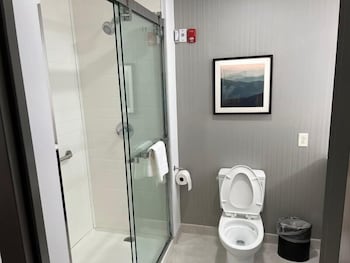 la quinta inn and suites by wyndham manchester