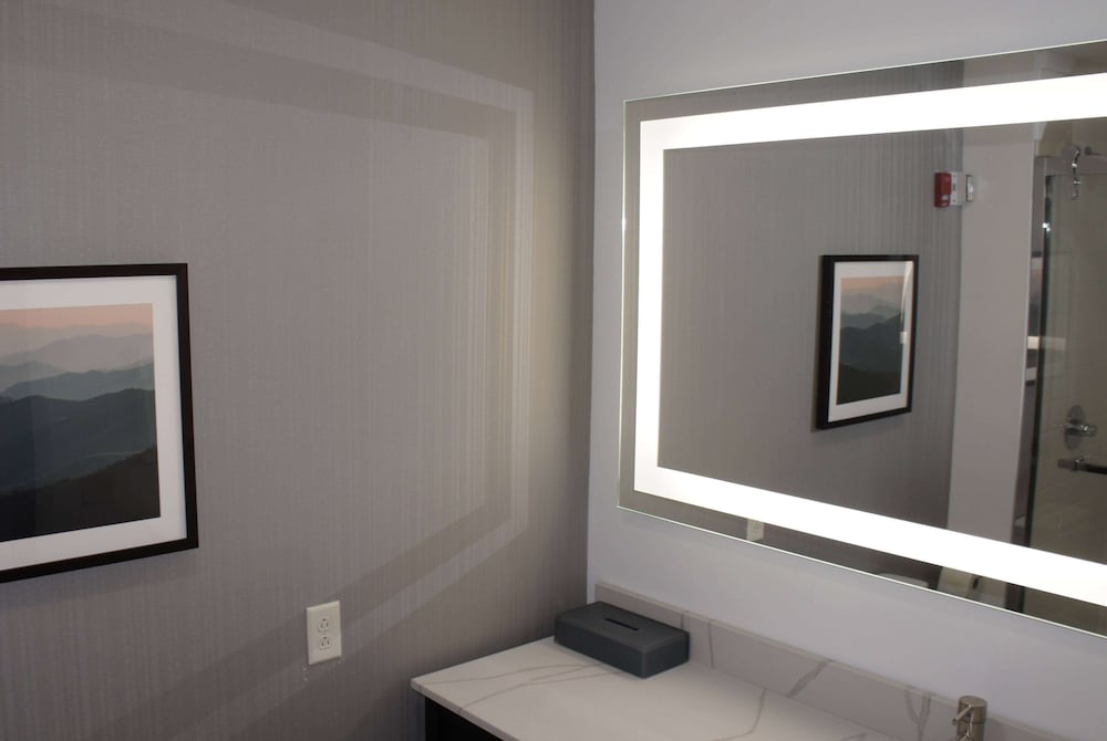 la quinta inn and suites by wyndham manchester