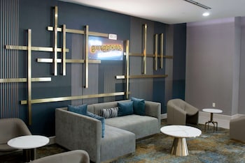 la quinta inn and suites by wyndham manchester