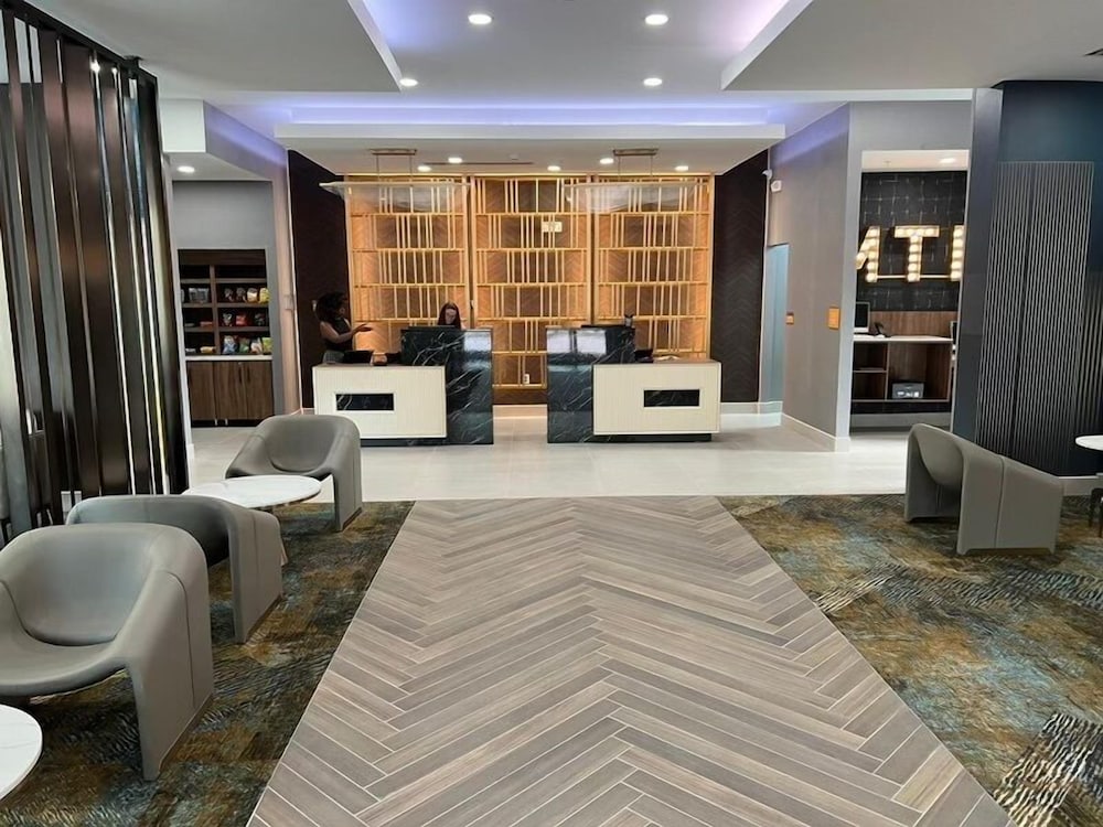 la quinta inn and suites by wyndham manchester
