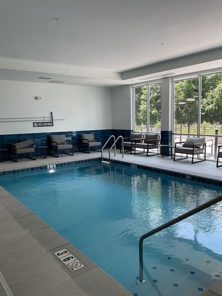 la quinta inn and suites by wyndham manchester
