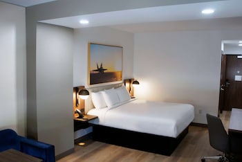 la quinta inn and suites by wyndham manchester