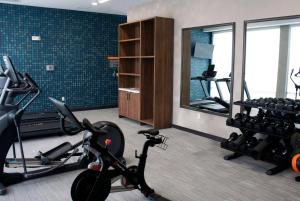 la quinta inn and suites by wyndham manchester