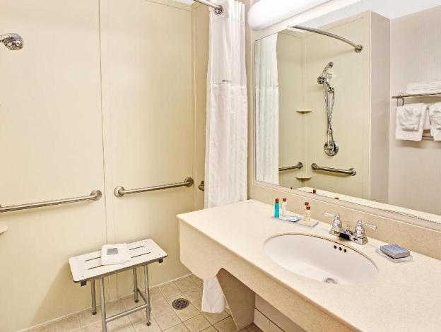 la quinta inn and suites by wyndham mooresville