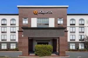 la quinta inn and suites by wyndham mooresville